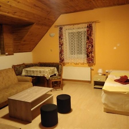 Apartman V Zachranne Stanici Pasicka Prosec  Bagian luar foto